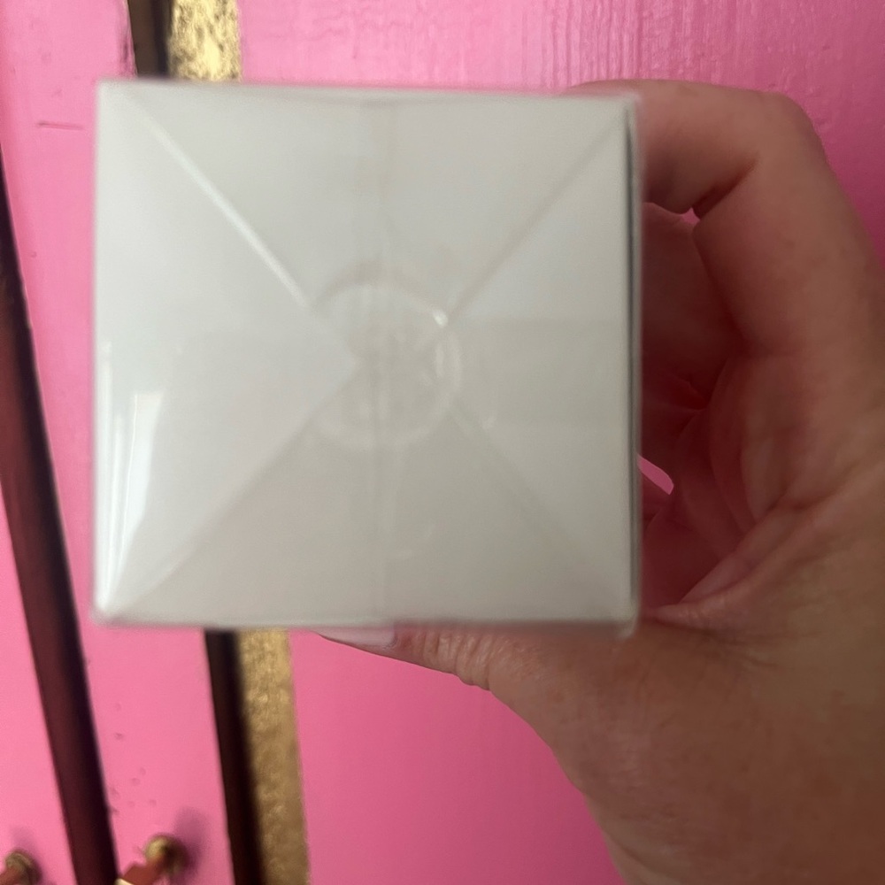 Cannabis Eau de Parfum - White - Picture 4 of 5
